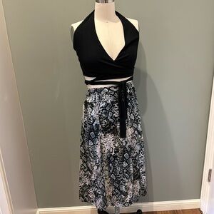 Leith halter neck wrap crop top- Black color